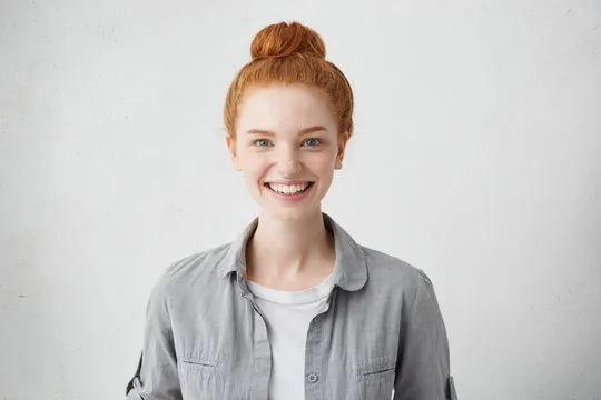 用户在手机上使用安博体育APP